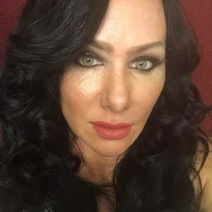 Meet your Posher, Monique